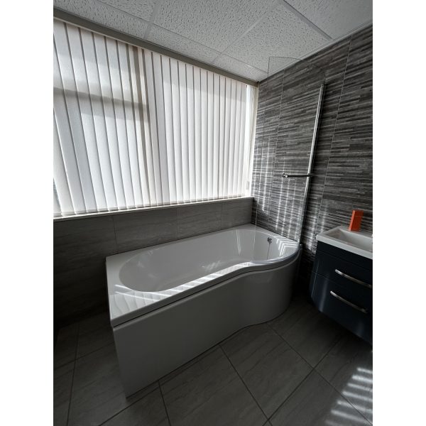 Brison P Shaped Shower Bath With Panels and Glass Screen *TO CLEAR*