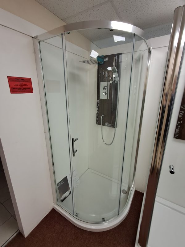 Roman Innov-8 Sliding Quadrant Shower Enclosure and tray *TO CLEAR*