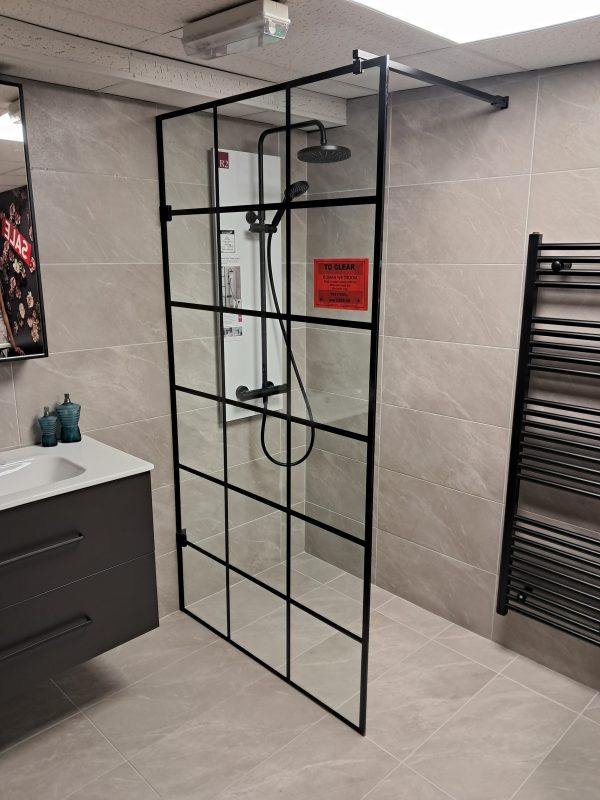 Roman Wetroom Black Griddled Liberty To Clear