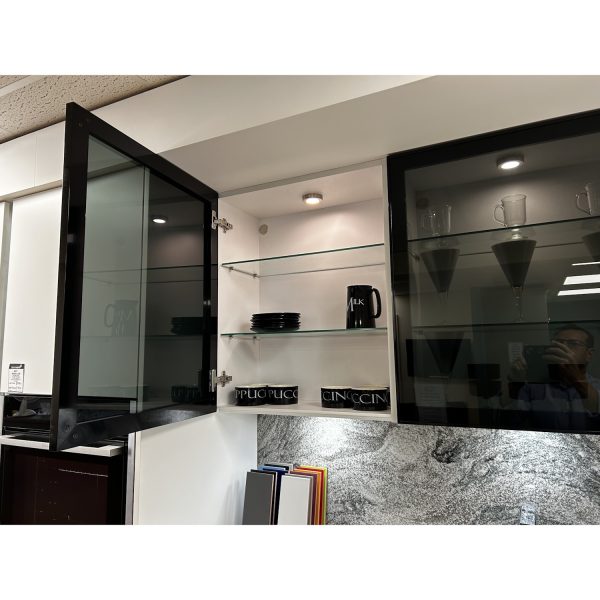 Second Nature Porter handleless modern Kitchen Display with rail system in Matt White - Image 4