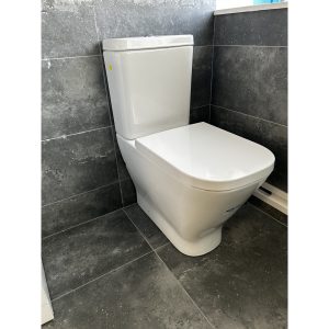Roca The Gap WC Close Coupled Toilet and Seat *TO CLEAR*