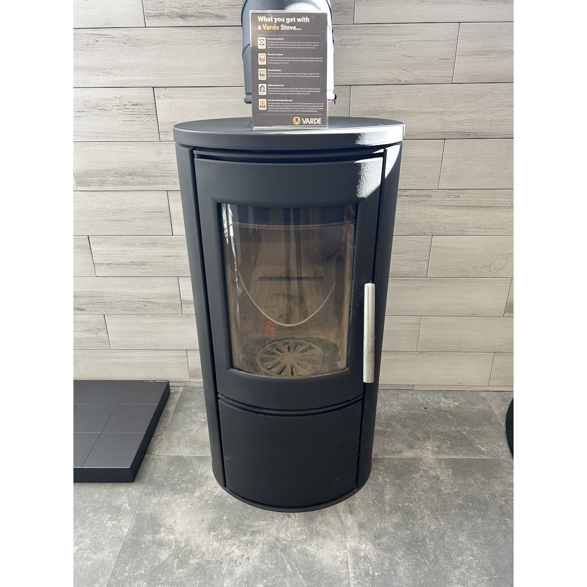 Varde Ovne Shape 2 Woodburner 5kw Cylindrical Modern Stove *EX LIVE DISPLAY TO CLEAR* - Image 2