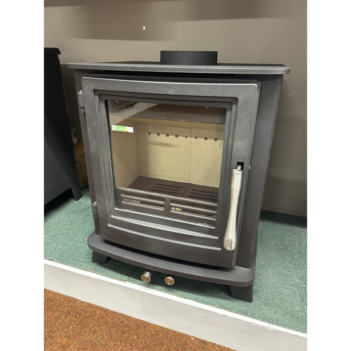Leaf Willow Classic Multifuel / Woodburning 5kw Traditional Stove *EX DISPLAY* - Image 2