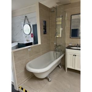 Heritage Tilbury Corner Freestanding Single Ended Bath RIGHT HAND with feet *TO CLEAR*
